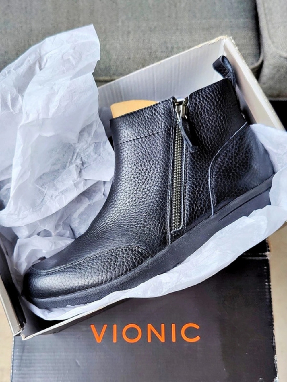 Vionic Womens 8 Lois Black Leather Side Zip Chukka Ankle Booties New w/ Box